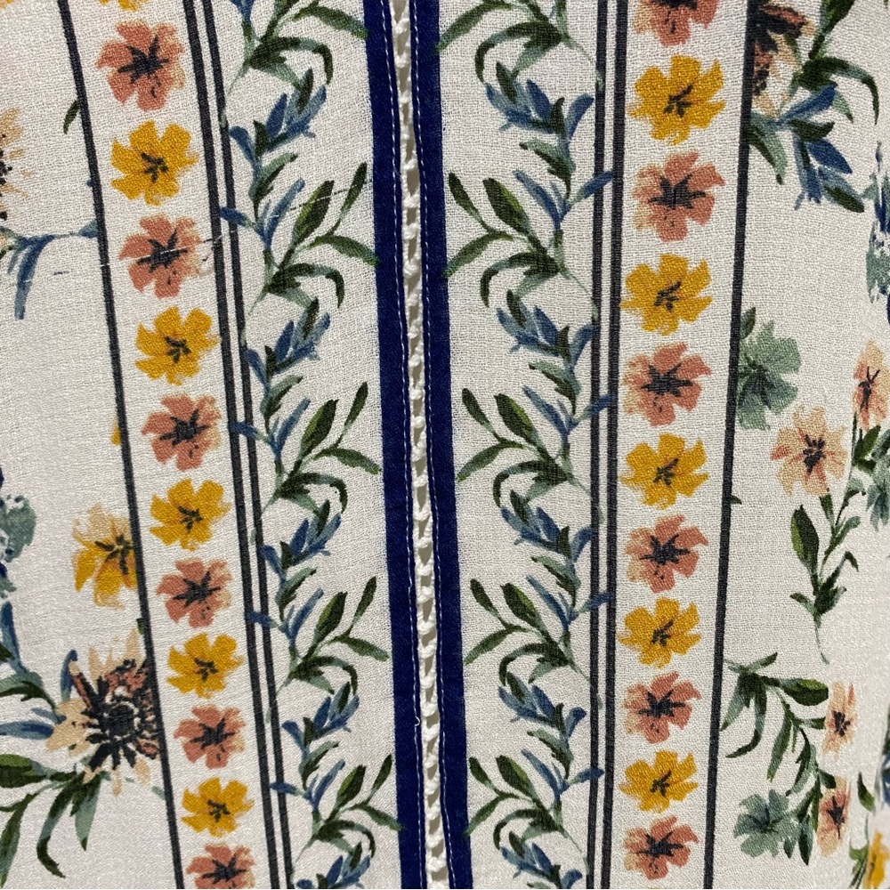 Lucky Brand Women’s Tank Top Floral V-Neck Cream Blue Sleeveless Size Small - Picture 8 of 16